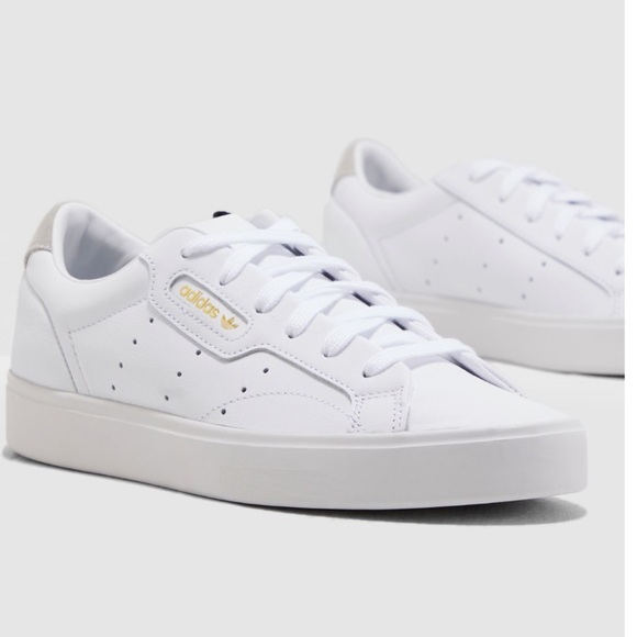 sleek leather sneaker